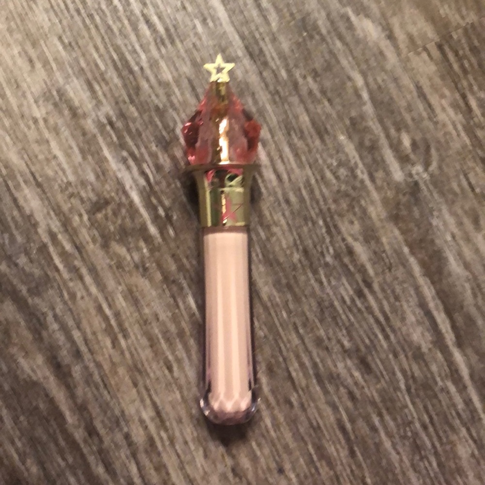 Jeffree Star concealer